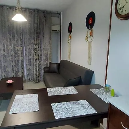 D Pitsillos Homes Apartment *