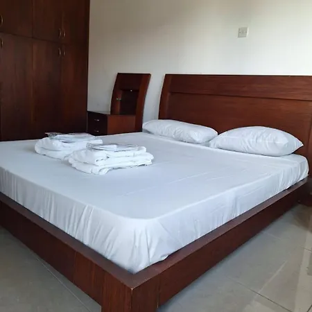 D Pitsillos Homes Apartment *